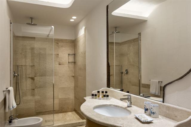 Junior Suite Deluxe Sea View5.jpg