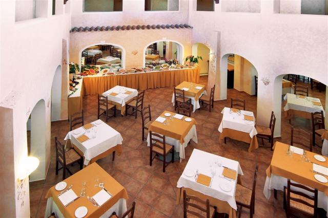 COLONNA_DU_GOLF_Du Golf_Ristorante4 .jpg