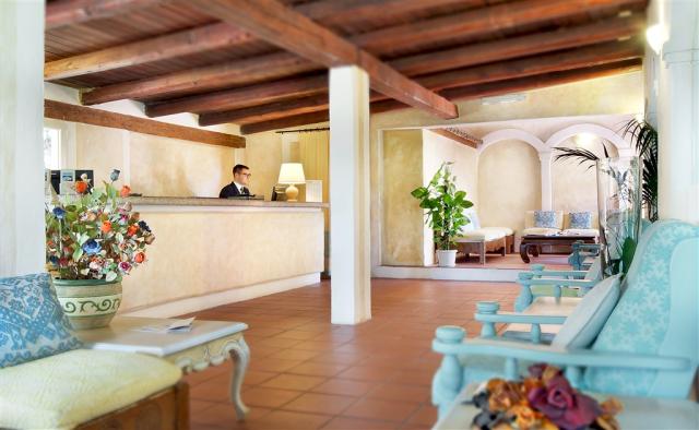 COLONNA_DU_GOLF_Du GOlf_Hall-01.jpg