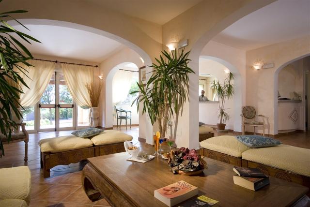 COLONNA_DU_GOLF_Du Golf_Hall3.jpg