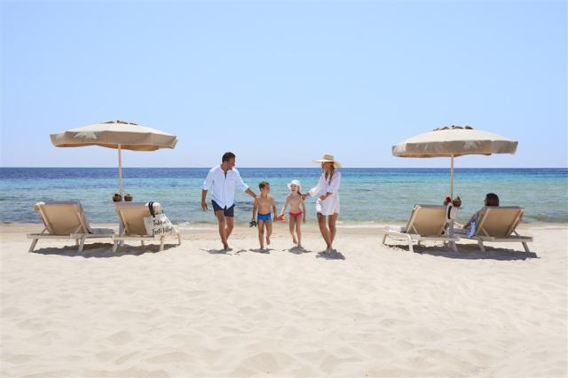 family_Beach2.jpg