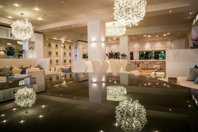 FVR_Hotel_Castello_reception.jpg