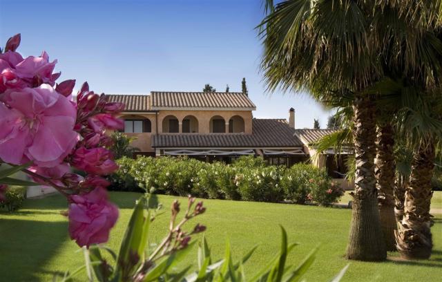 Lantana Hotel & Residence_007.jpg
