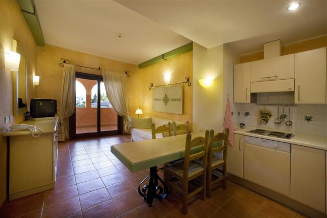 Lantana Hotel & Residence_009.jpg