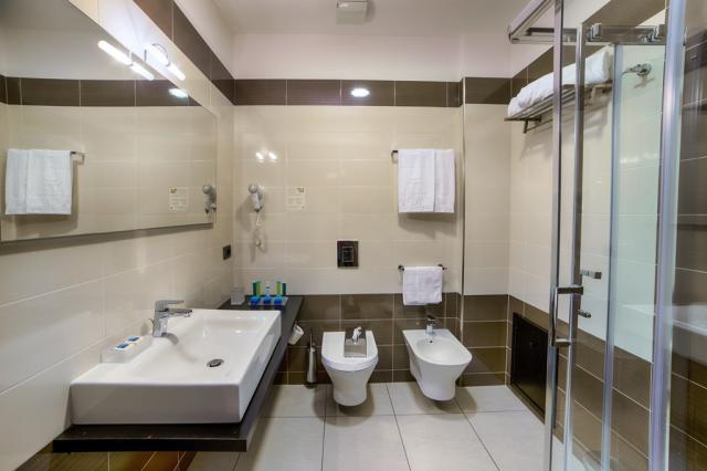 deluxe_bathroom_lu_hotel_carbonia_sardegna.jpg