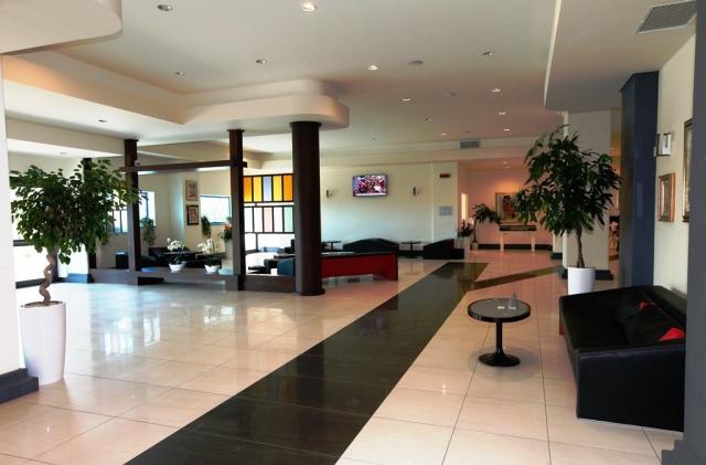 lu_hotel_carbonia_hall.jpg