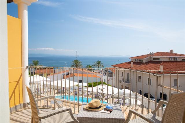 Deluxe Sea View (5).JPG