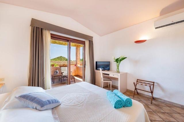 sant_elmo_beach_hotel_cottage_deckchairs  cottage.jpg