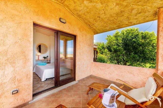 sant_elmo_beach_hotel_cottage_balcony.jpg