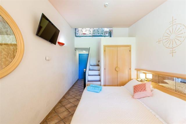 sant_elmo_beach_hotel_family_camera_room_sardegna.jpg