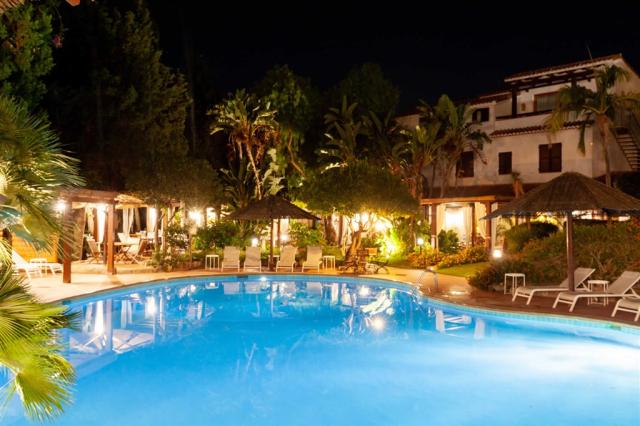 hotel-nora-club-e-spa-sardegna-le-piscine.jpg