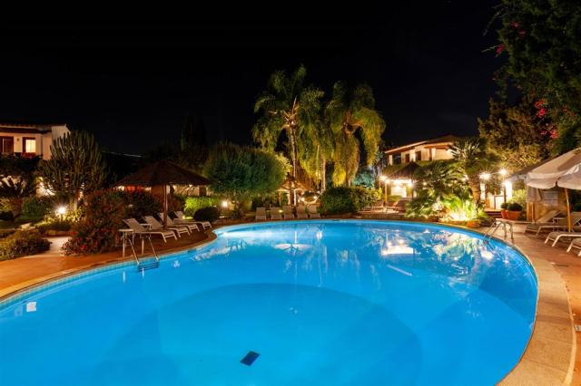 hotel-nora-club-e-spa-sardegna-piscina-5.jpg