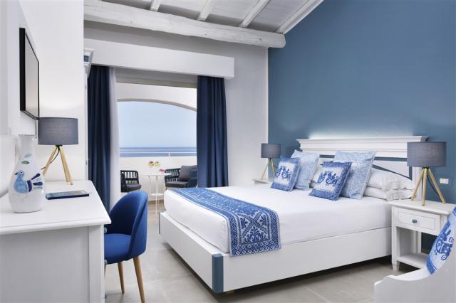 VOI_Colonna_Village_Superior_Room_big2925 (1).jpg