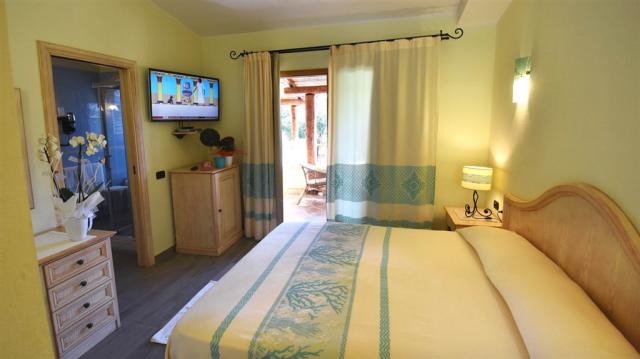 hotelsugiganti-hotelvillasimius11sardegna.jpg