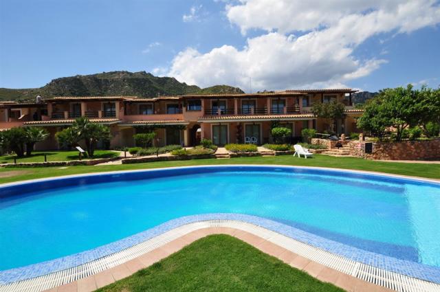 SU_GIGANTI_piscina
