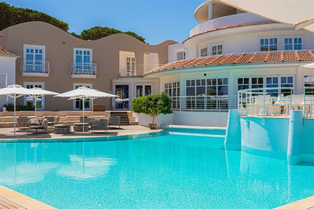 Felix Hotels-La Coluccia-La Piscina (4).png