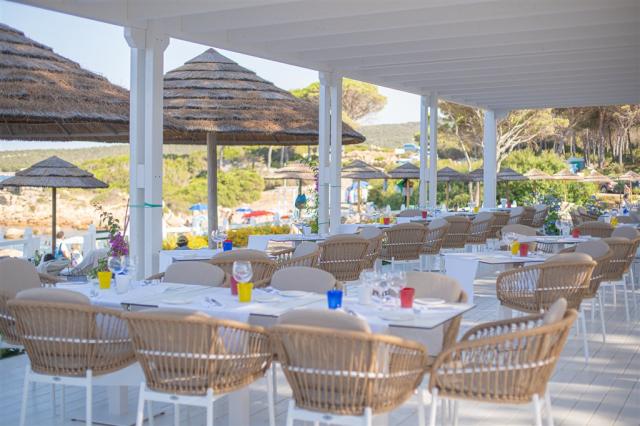Felix Hotels_La Coluccia_ristorante beach (52).jpg