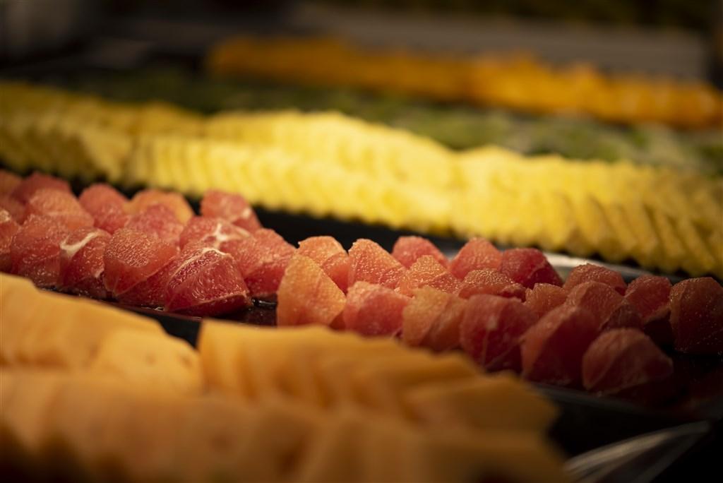 JANNA_E_SOLE_dettaglio_frutta.jpg