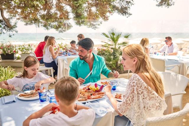 Fish Market Restaurant_family lunch.jpg