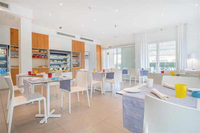 Felix-Hotels_Porto-San-Paolo_Felix-Bistrot_sala-1.jpg