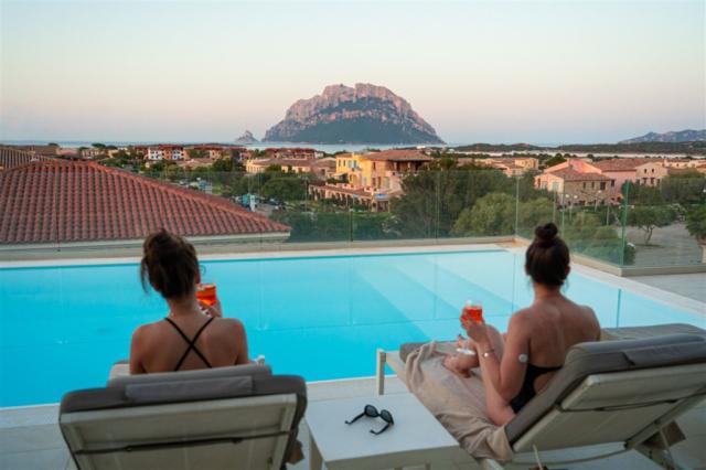 Felix-Hotels_Porto-San-Paolo_Galley_L_Hotel-2-1.jpg