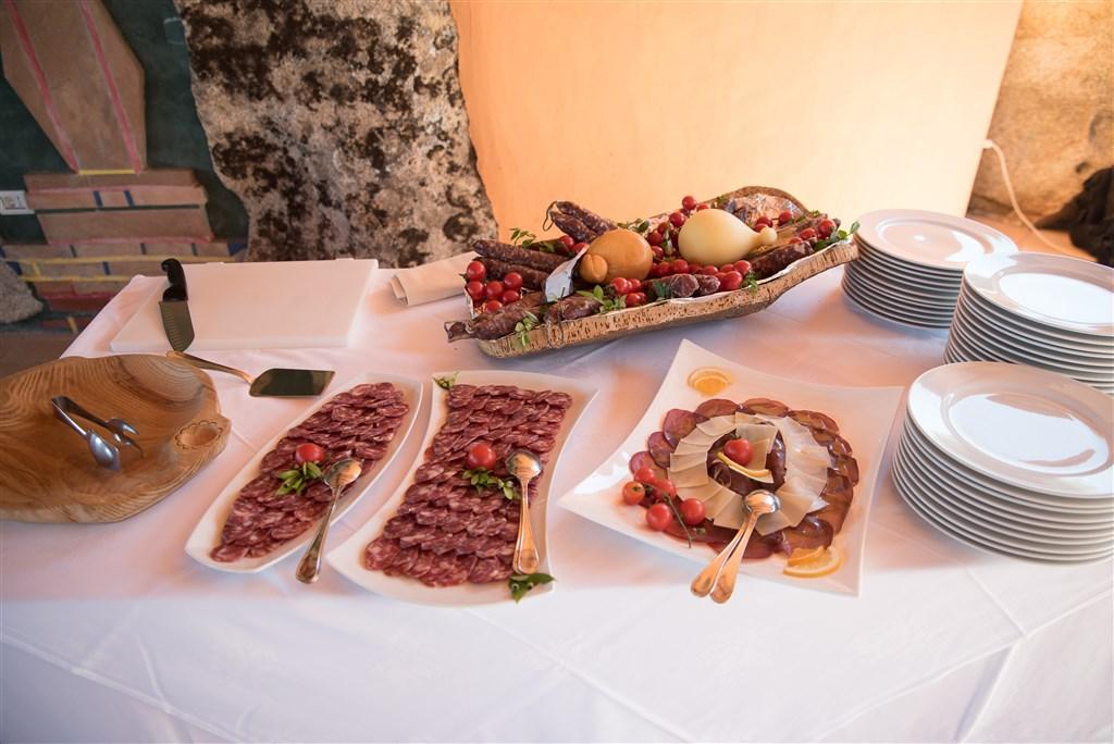Buffet antipasti 1.jpg