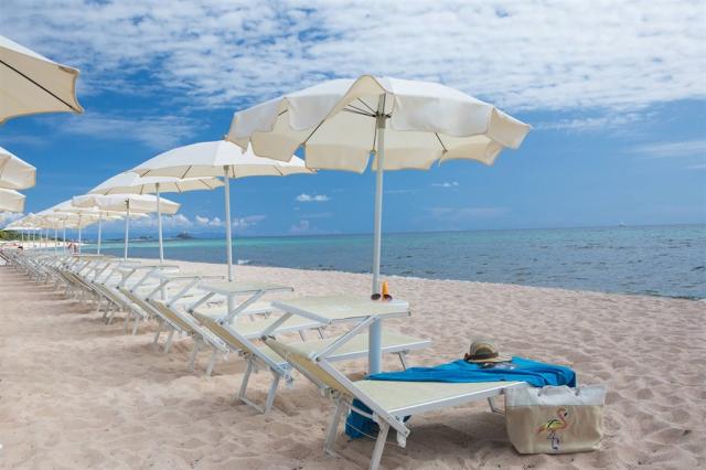 hotel-flamingo-pula-sardegna-italia-spiaggia-vista-new-1.jpg