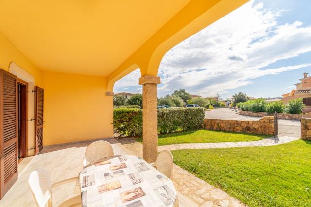 IssTravel Ambra Patio 2.jpg