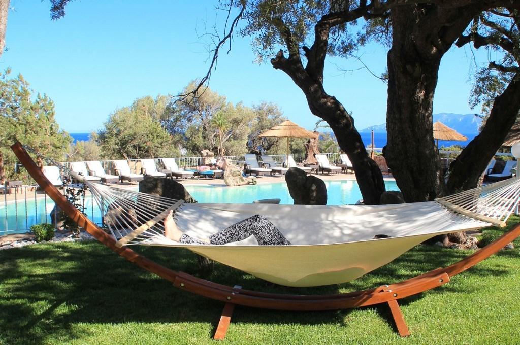 club-hotel-residence-cala-gonone-sardegna-la-piscina1-1024x680.