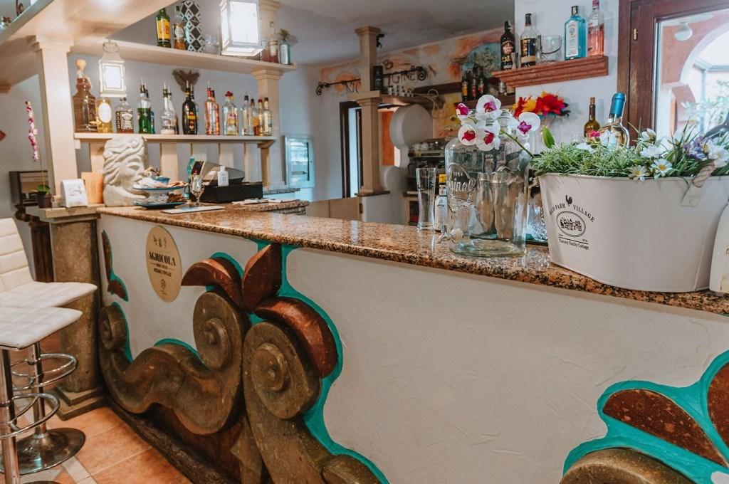 club-hotel-residence-cala-gonone-sardegna-servizi-bar2-1024x680