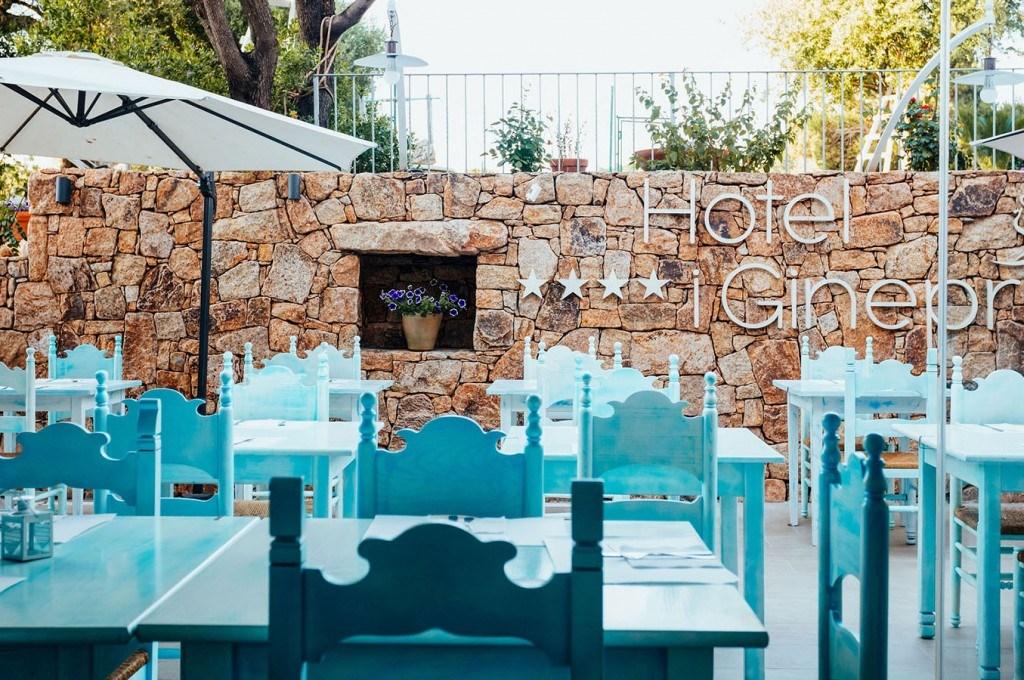 club-hotel-residence-cala-gonone-sardegna-servizi-sala-colazion