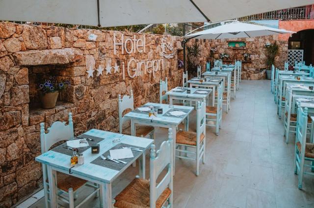 club-hotel-residence-cala-gonone-sardegna-colazione-sala1-1024x