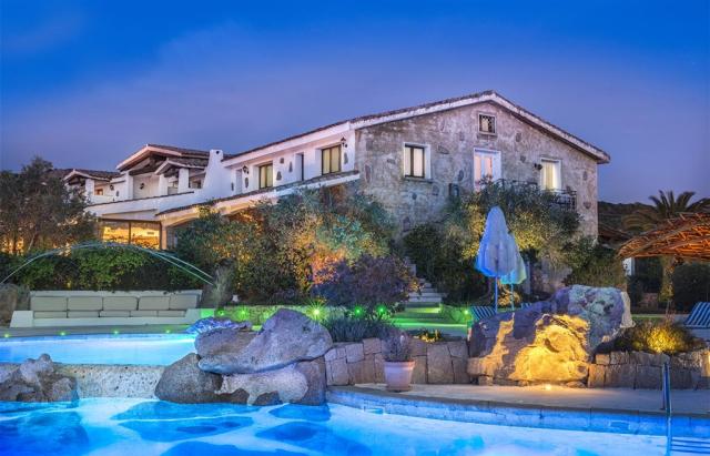 hotel-pool-sera.jpg