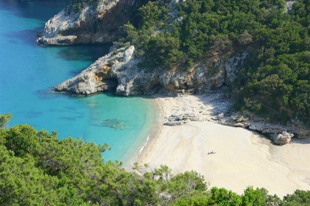 Cala Sisine.jpg