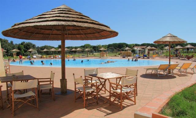 CALA LUAS RESORT -bazén.jpg
