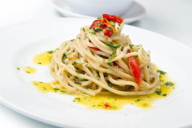 fior-di-sardegna-resort-ristorante-cucina-primi-piatti-1-1.jpg