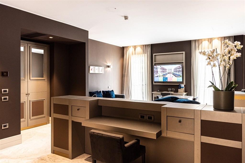 Palazzo Doglio_ Executive Suite.jpg