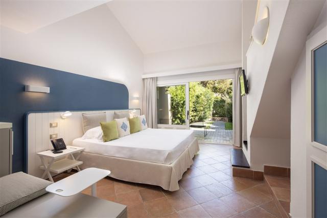 Chia Laguna_Hotel Village_Superior Family Room2.jpg