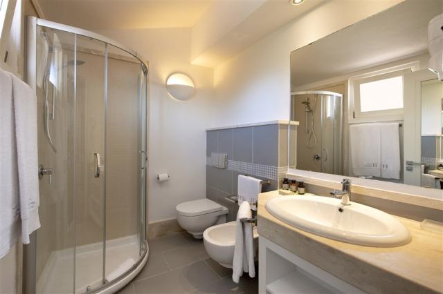 Chia Laguna_Hotel Village_Superior Family Room6_Second Bathroom