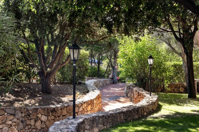 ESTERNI-giardino degli oleandri (18).jpg