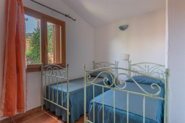 Iss Travel BouganvillageTrilo6Camera2.jpg