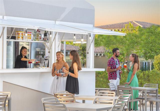 BA_bar piscina prestige.jpg