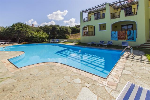 Sea_Villas_V4_IN_Pool 1.jpg