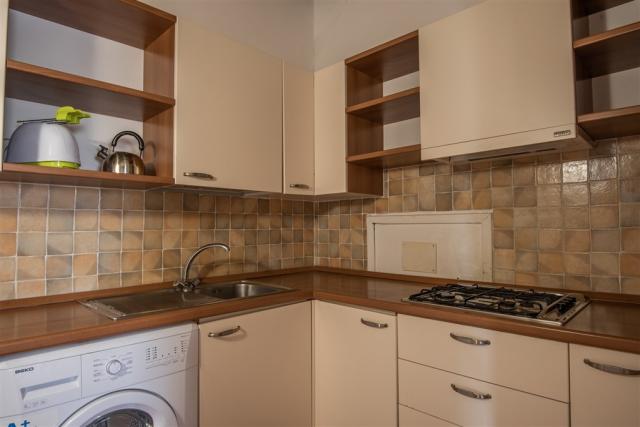 Trilo 18A Kitchen 2.jpg