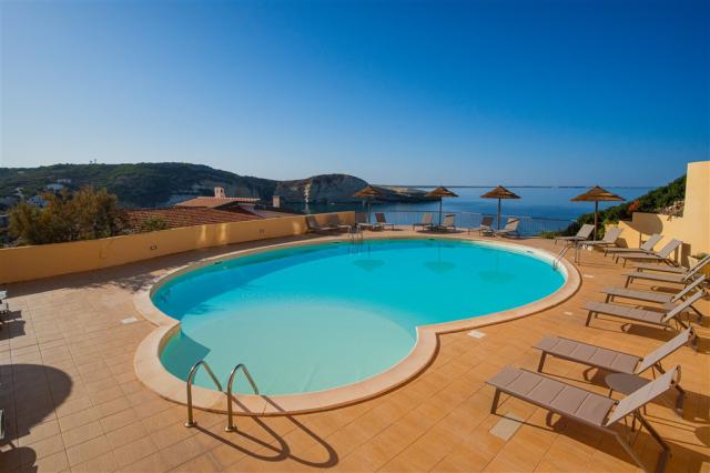 Hotel La Baja - Piscina (2).jpg