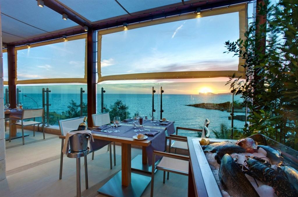 HOTEL CARLOS V západ slunce v restauraci na terase.jpg