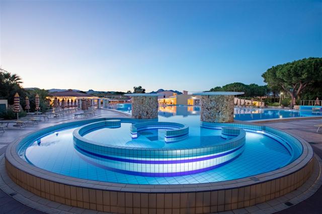 TIR_pool_02.jpg