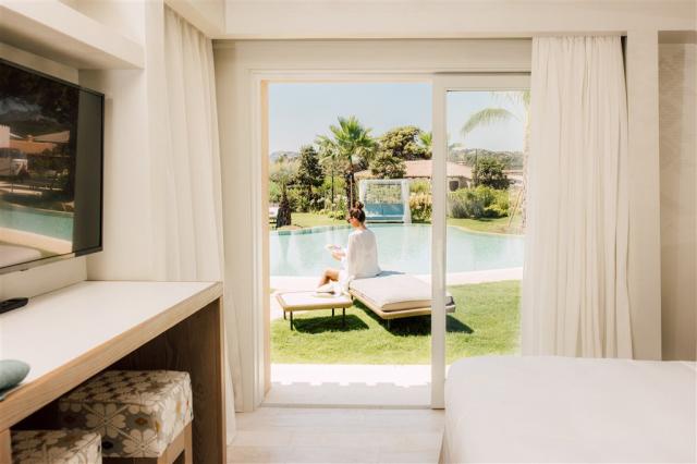 SARDH_Laguna Deluxe Room_Patio.jpg