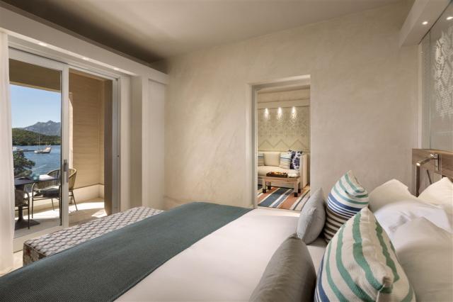 SARDH_Suite Sea View 2.jpg