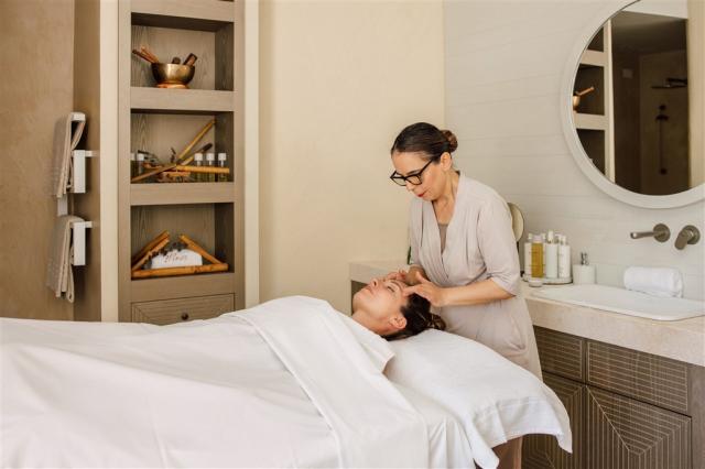 SARDH_Pure Seven Spa_Treatment.jpg